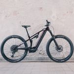 CUBE-HYBRID-STEREO-ONE55-SLX-LIQUIDRED-N-CARBON-2024-M